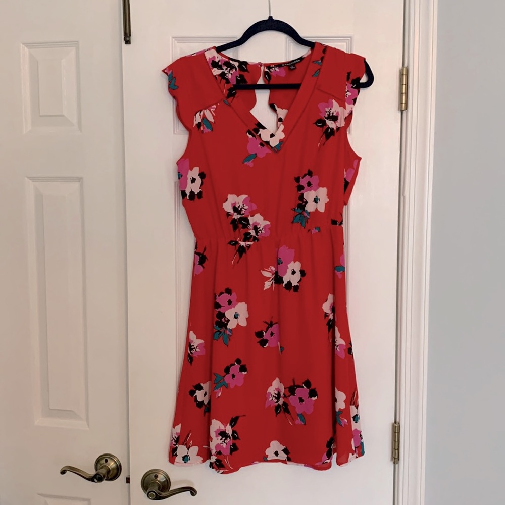 41 Hawthorn, Midnight Scallop detail dress, size M. Red with keyhole back detail